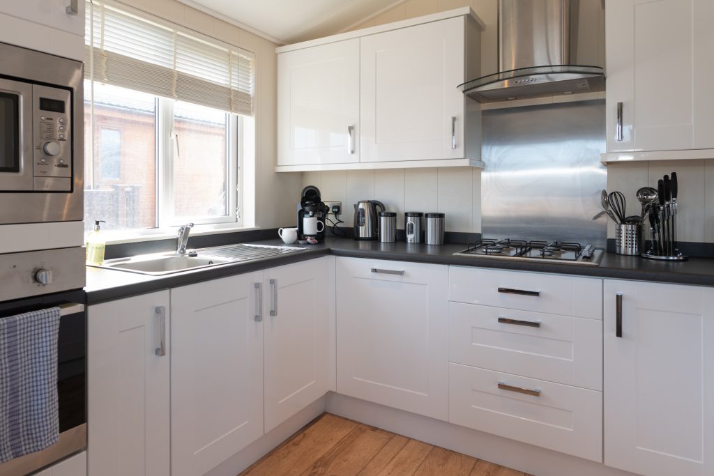 56 Meadow View, 3 bed lodge sleeps 6 north devon , for surfing, walking, dogs friendly