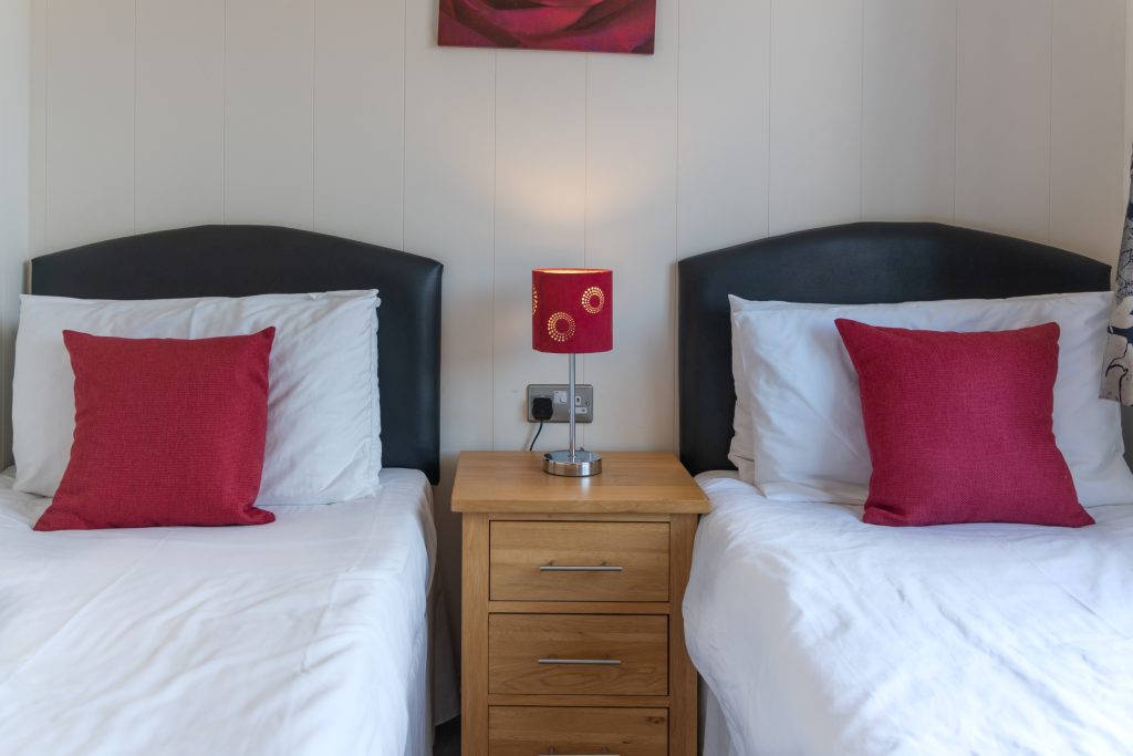 56 Meadow View, 3 bed lodge sleeps 6 north devon , for surfing, walking, dogs friendly