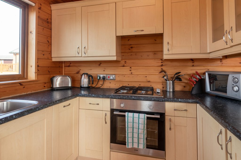 8 Ocean View lodge sleeps 6, beautiful coutryside views, close to beach for surfing holidays and pet friendly