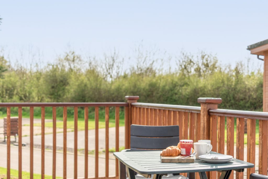 8 Ocean View lodge sleeps 6, beautiful coutryside views, close to beach for surfing holidays and pet friendly