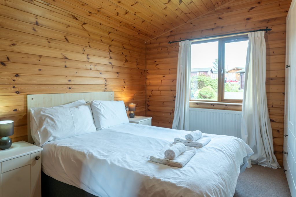 8 Ocean View lodge sleeps 6, beautiful coutryside views, close to beach for surfing holidays and pet friendly