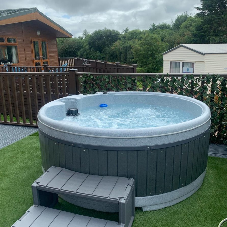 23 Ocean View hot tub, north devon holiday accommodation