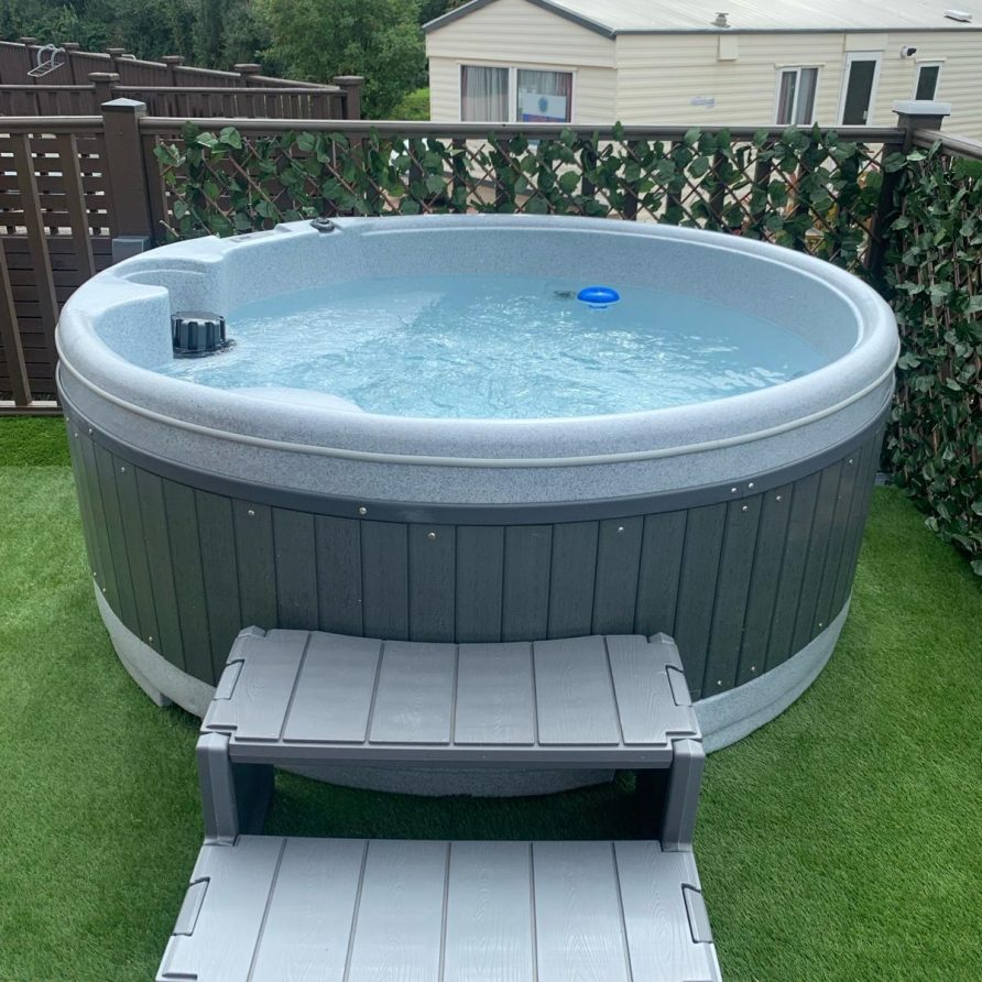23 Ocean View hot tub, north devon holiday accommodation