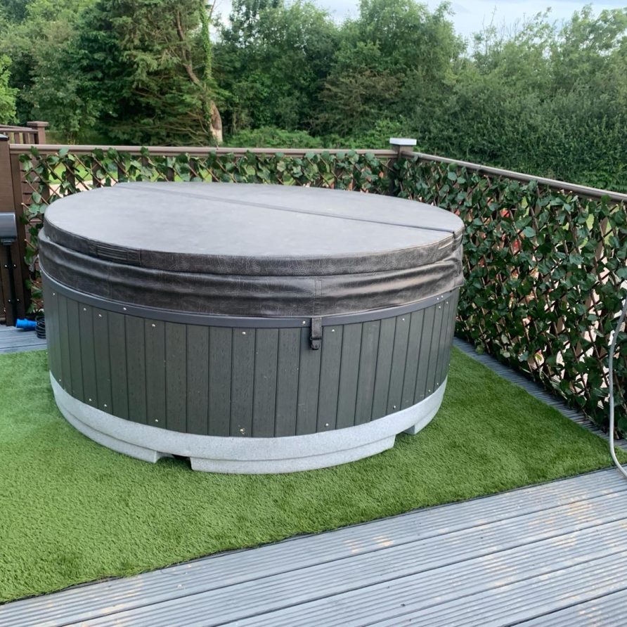 23 Ocean View hot tub, north devon holiday accommodation
